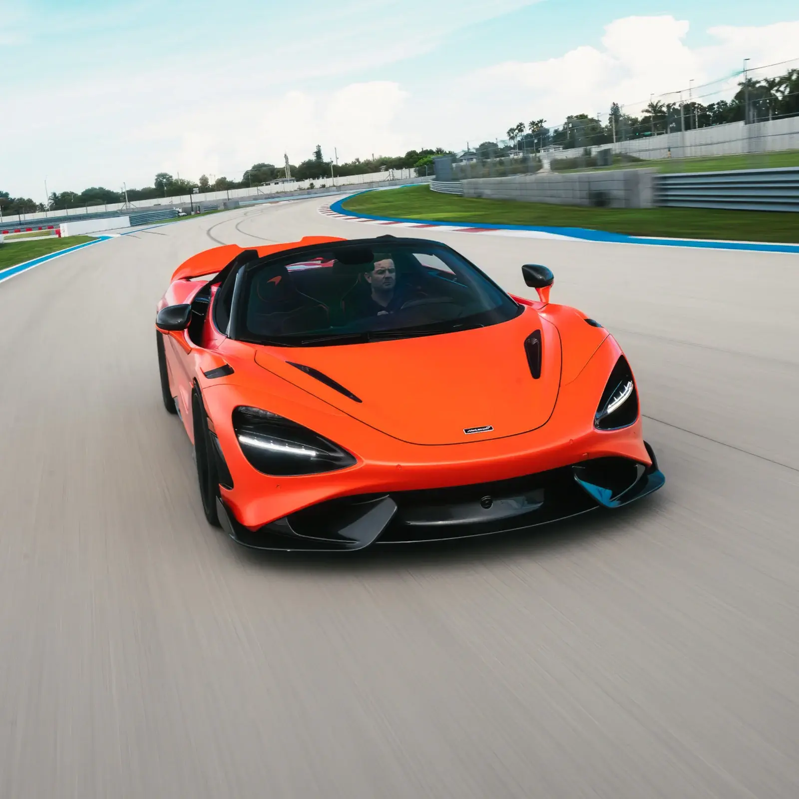 McLaren 765LT